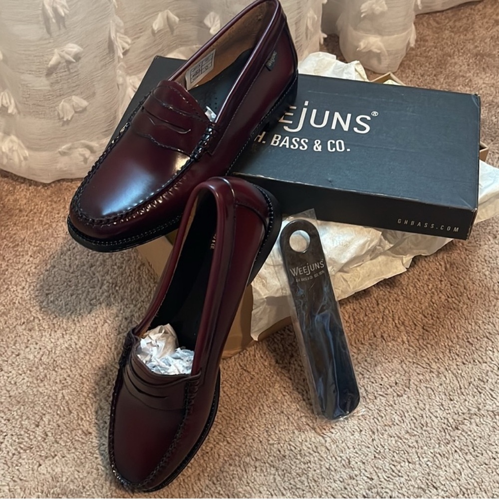 Ladies SZ 8.5 G.H. Bass Weejuns